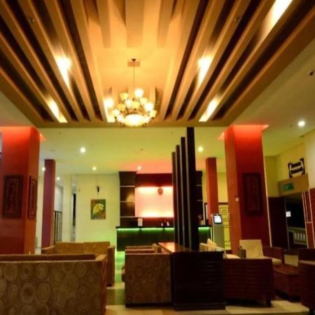 Puteri Beach Resort Porto Dickson Exterior foto